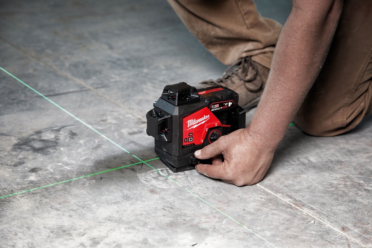Milwaukee M12™ 3 x 360° cross line laser M12 3PL-401C incl. battery + charger
