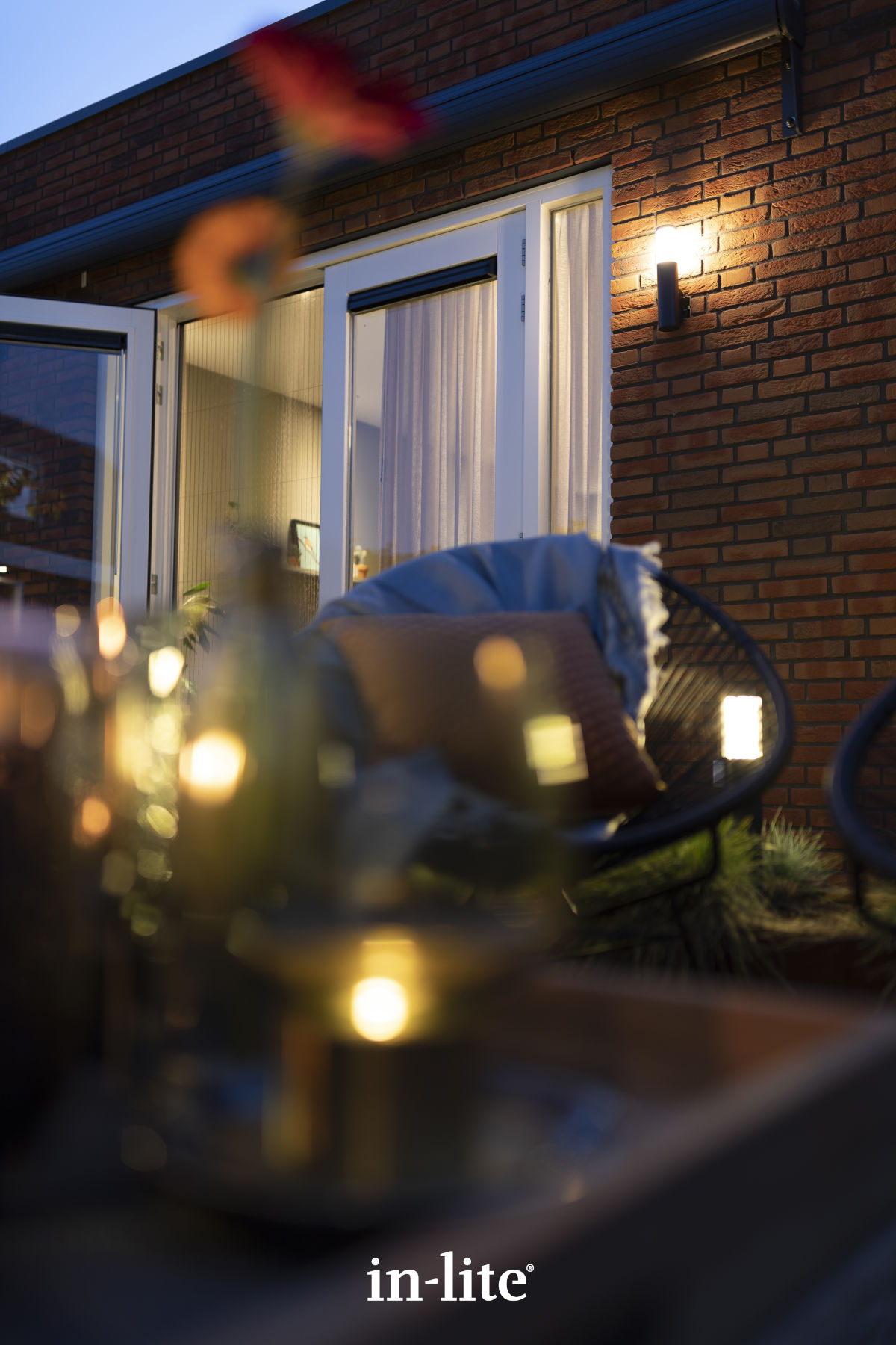 in-lite lampa ścienna LED Liv czarna 12V 2W Alu. ciepła biel