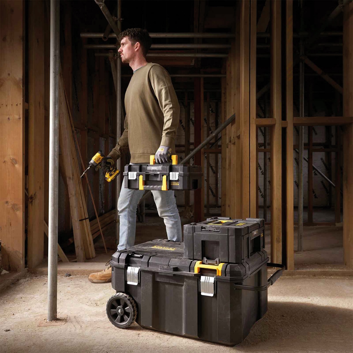 SBD FATMAX® PRO-STACK™ 113 L Mobile Montagebox mit schnellem Zugang
