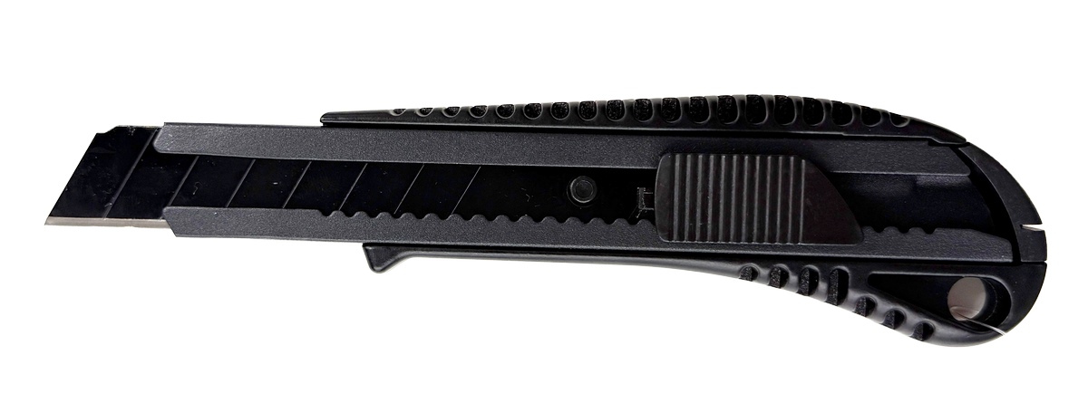 Triuso Cuttermesser "Kraft" schwarz 18mm Zinkdruckguß