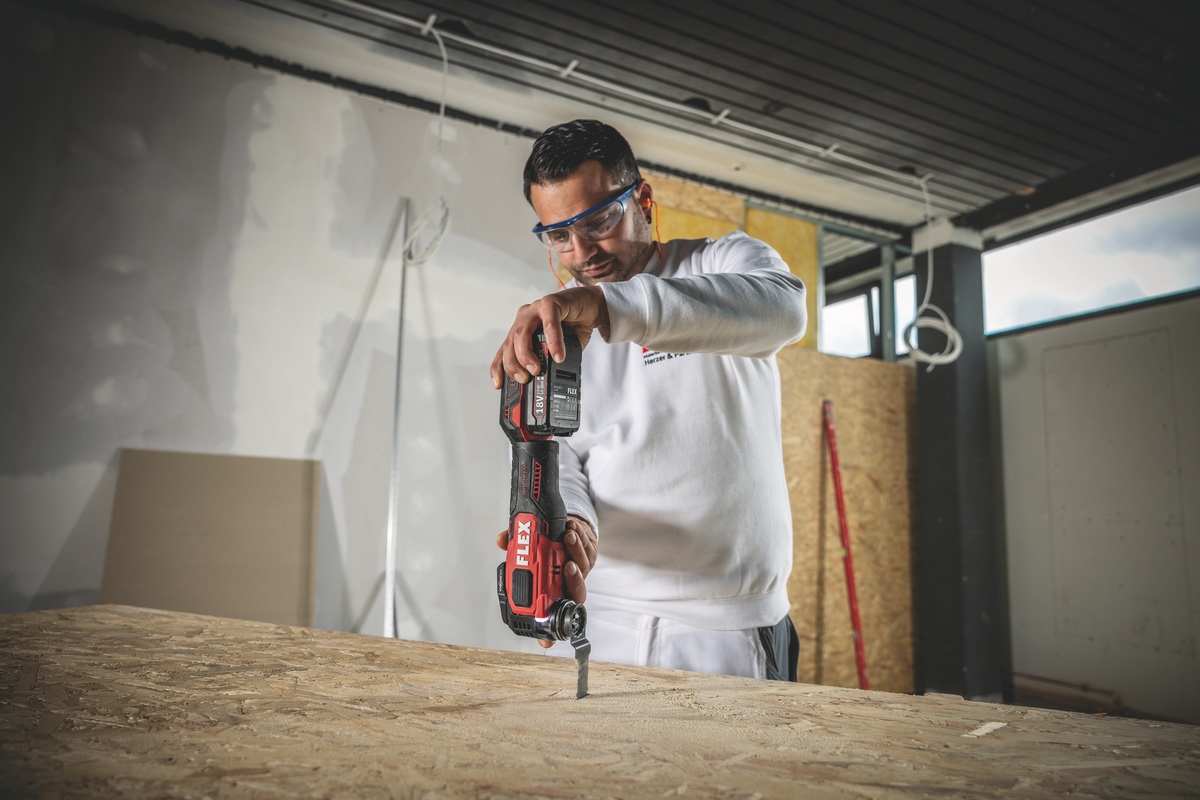 FLEX cordless multitool 18 V MT 18.0-EC C with StarlockMAX chuck - 518409