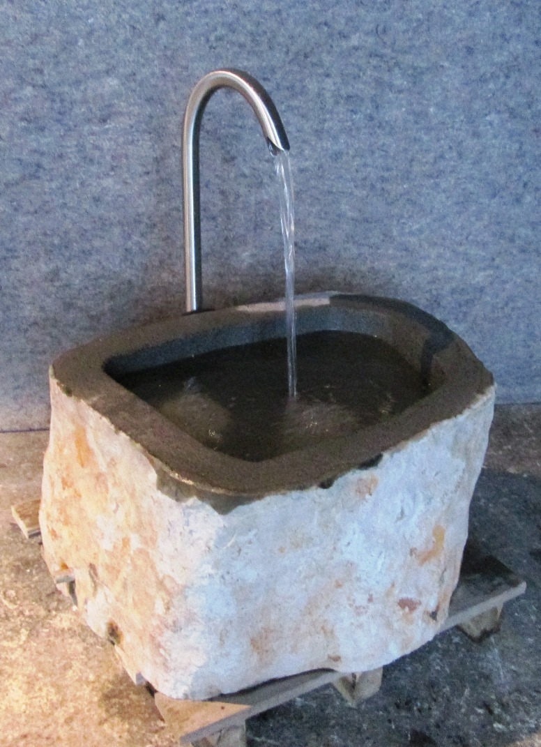 Manu basalt boulder fountain 71x60x40cm