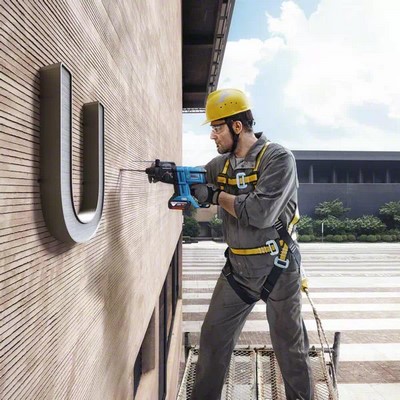 Bosch cordless rotary hammer with SDS plus GBH 18V-21 2x4.0 Ah in L-BOXX