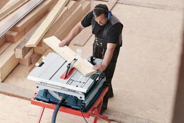 Bosch GTS 10 XC circular table saw