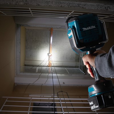 Makita LED cordless hand-held spotlight 14.4-18V DEBDML812 1250 lm