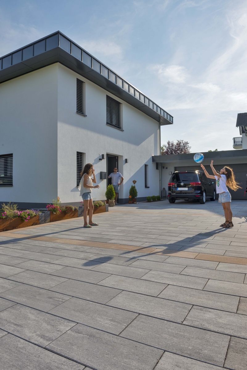 Kann Blockstufe Stratos 50x35x15cm titangrau betonglatt