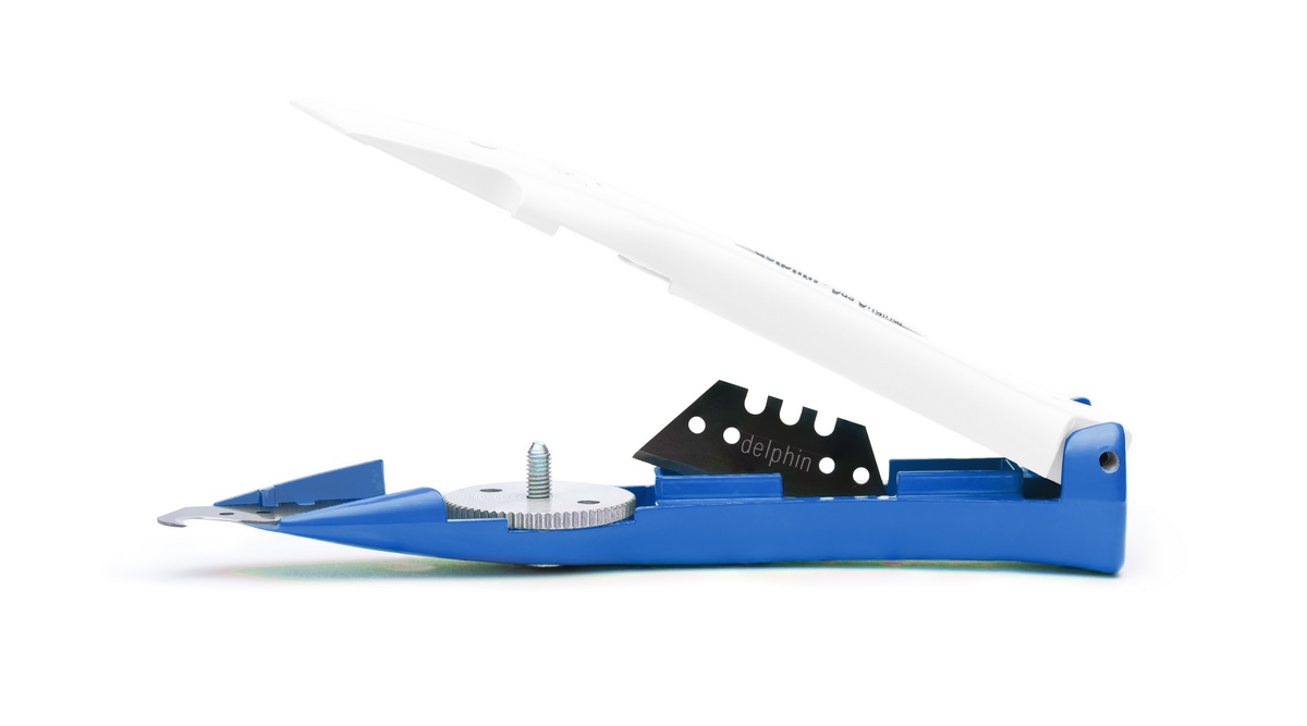 Delphin®-03 Club Edition Blue-White Universal Knife incl. plastic quiver