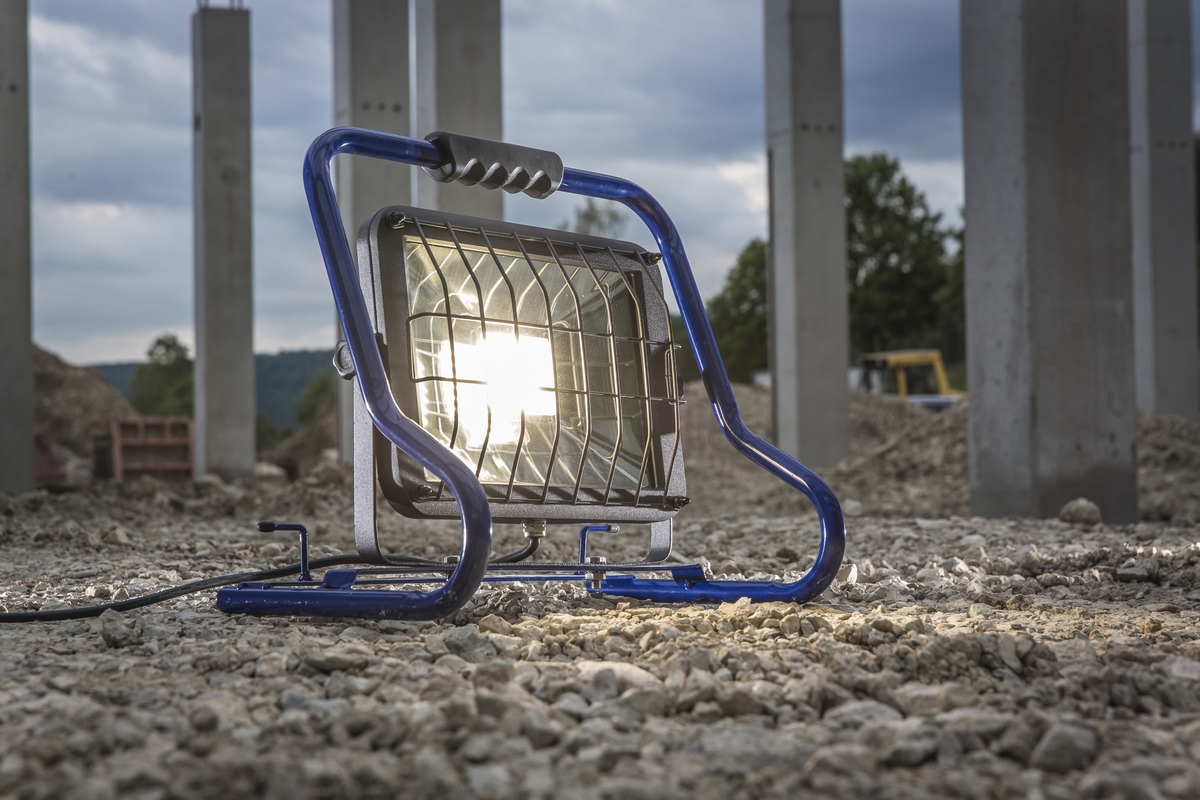Schwabe Slimeline Mobiler Chip-LED 50W Strahler
