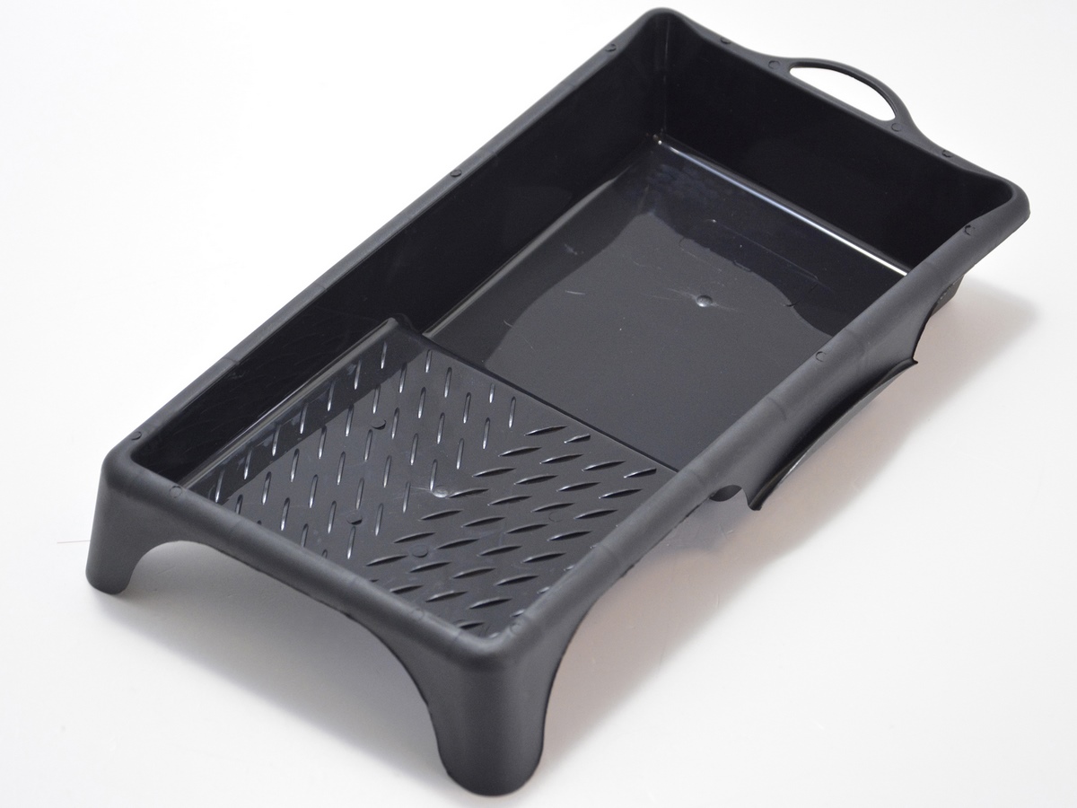 Black plastic paint tray 15x30cm for rollers up to 12cm