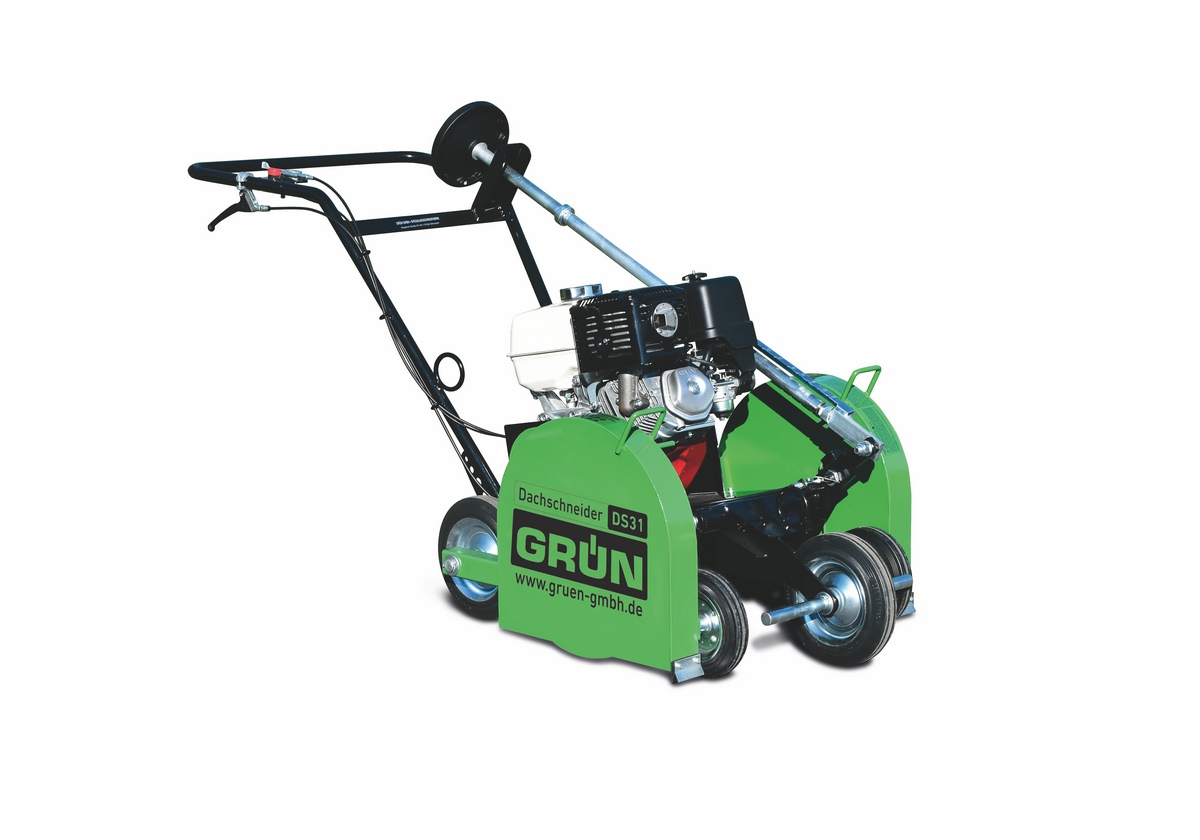 Green roof cutter DS 31 with 2 impact blades and petrol engine