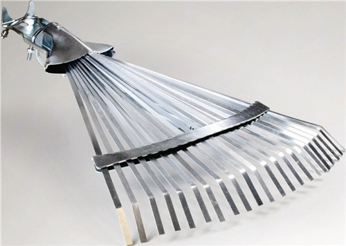 Lawn broom No. Tines 22 galvanised without handle