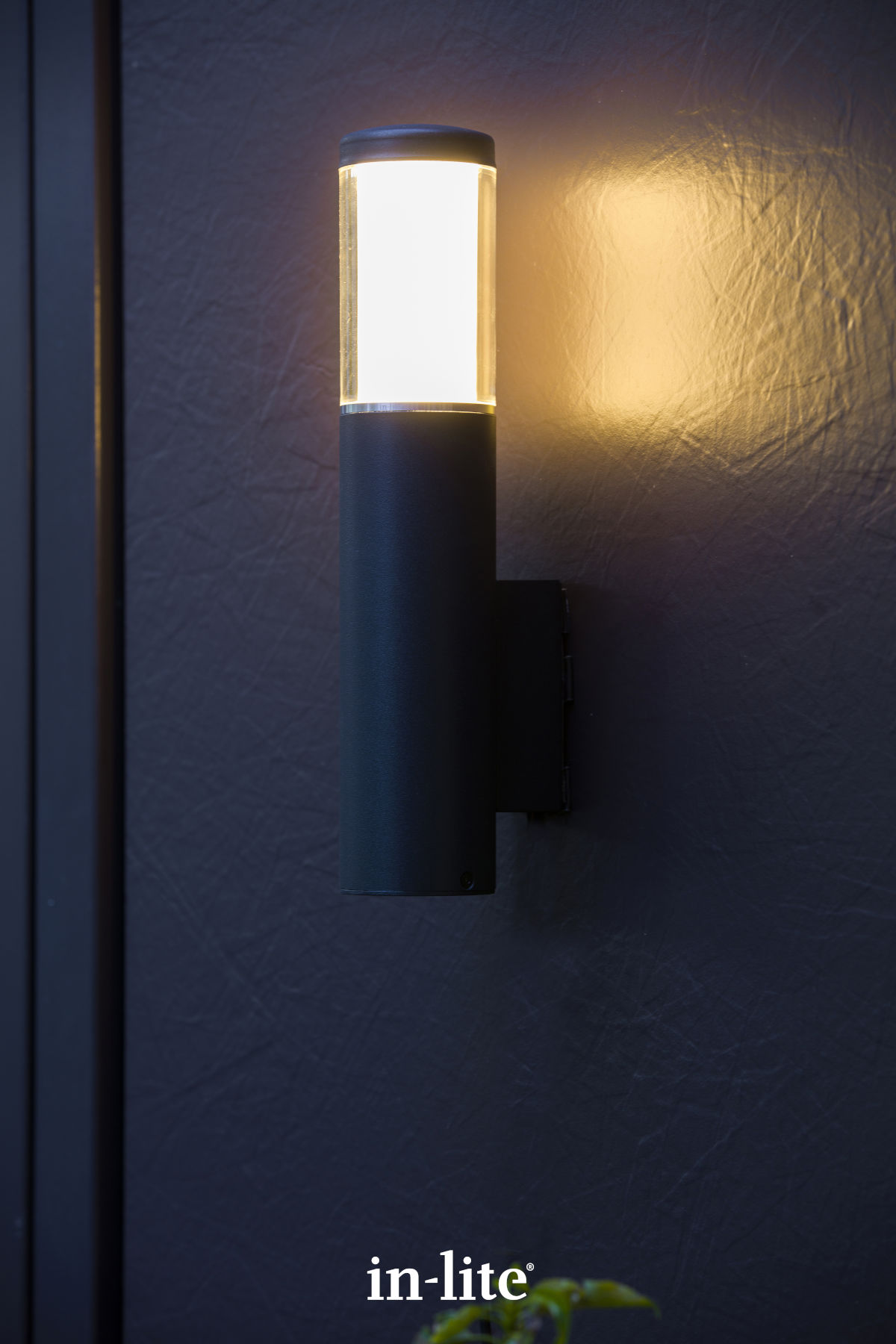 in-lite lampa ścienna LED Liv czarna 12V 2W Alu. ciepła biel