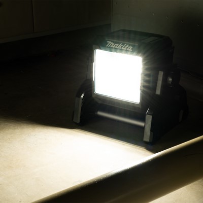 Makita LED-Akku-Baustrahler 14.4V/18V/40V - ML003G