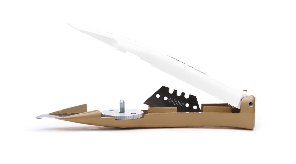 Delphin®-03 Club Edition Brown-White Universal Knife incl. plastic sheath