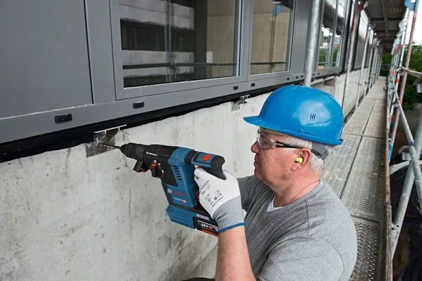Bosch cordless rotary hammer GBH 18V-26F w. SDS plus L-BOXX
