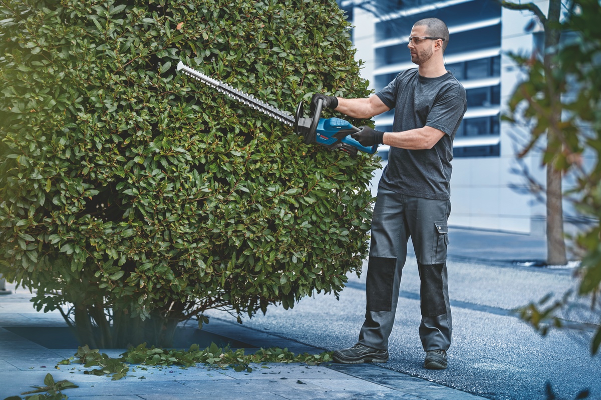 Akumulatorowe nożyce do żywopłotu Bosch GHE 18V-60 PROFESSIONAL