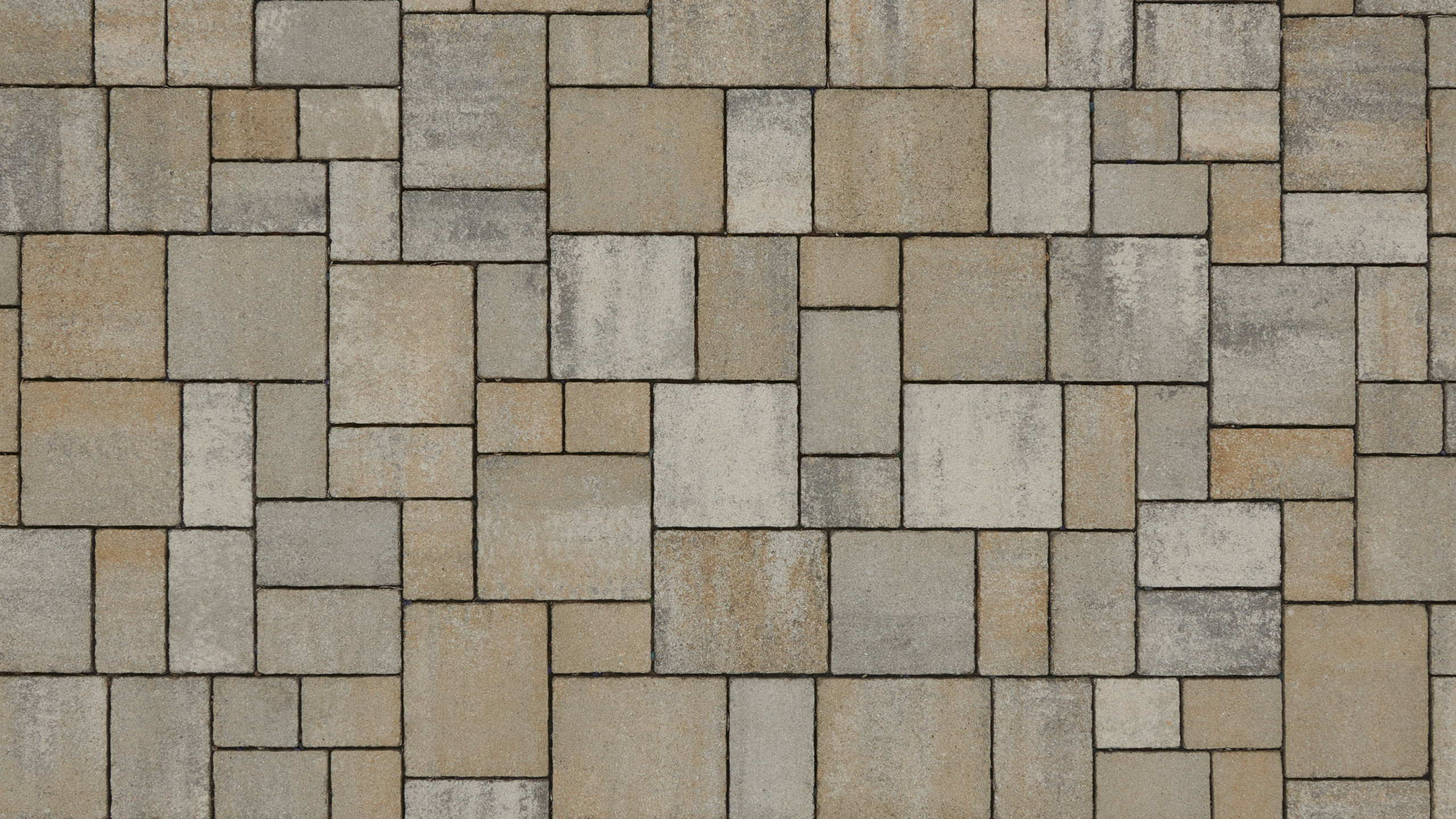 Paving Via Leano wild bond 8cm shell limestone. aged