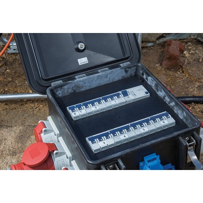 Schwabe M6 Mobilny rozdzielacz zasilania CEE 400 V 63 A 43 kW czarny