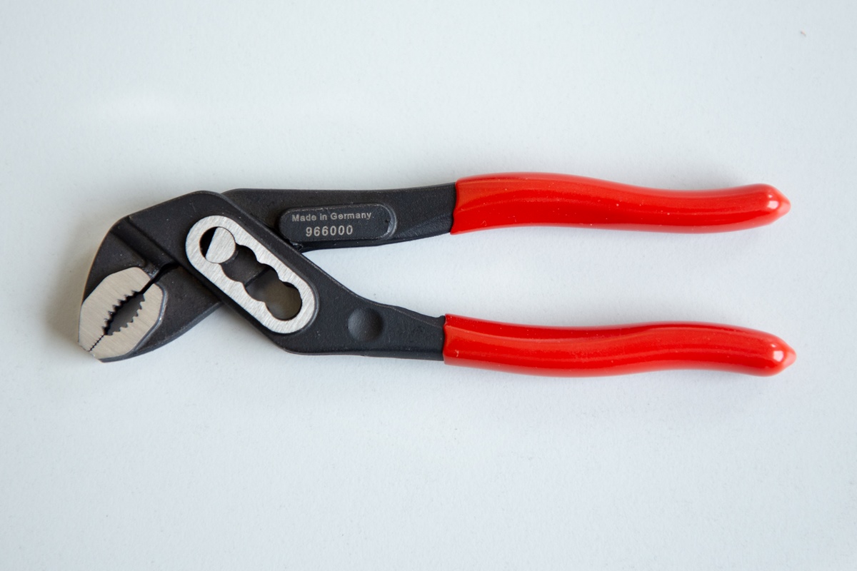 VBW water pump pliers 125mm black polished w. plastic coating