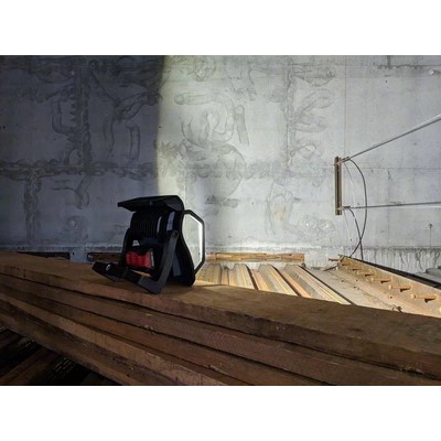 Bosch cordless construction light GLI 18V-10000 C in cardboard box