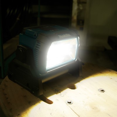 Makita LED-Baustrahler 14.4-18V 230V DEADML809