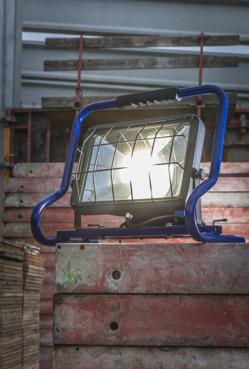 Schwabe Slimeline Mobiler Chip-LED 50W Strahler