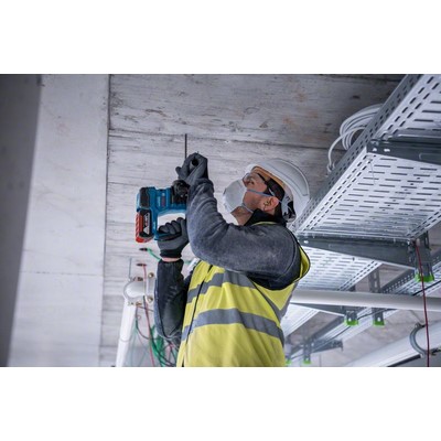 Bosch GBH 18V-22 PROFESSIONAL cordless rotary hammer SDS Plus in L-BOXX 136