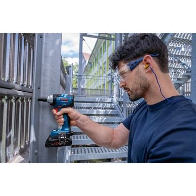 Bosch GDS 18V-330 HC PROFESSIONAL cordless impact wrench in L-BOXX 136