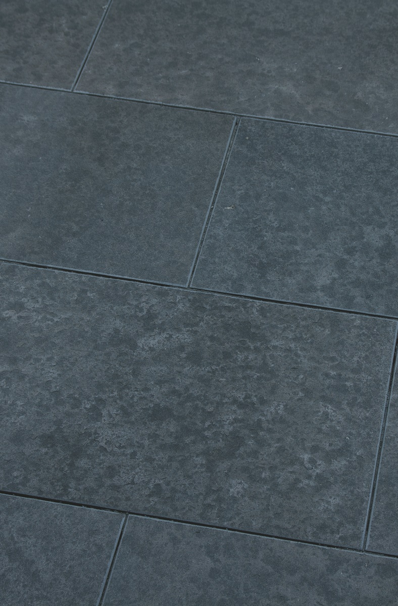 SELTRA Platte SANOKU ELE anthr.-schwarz 120x40x3cm satiniert Basalt Vietnam