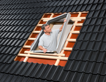 Zestaw izolacyjno-przyłączeniowy VELUX BDX FK08 2000 Z BFX i kanałem odprowadzającym wodę