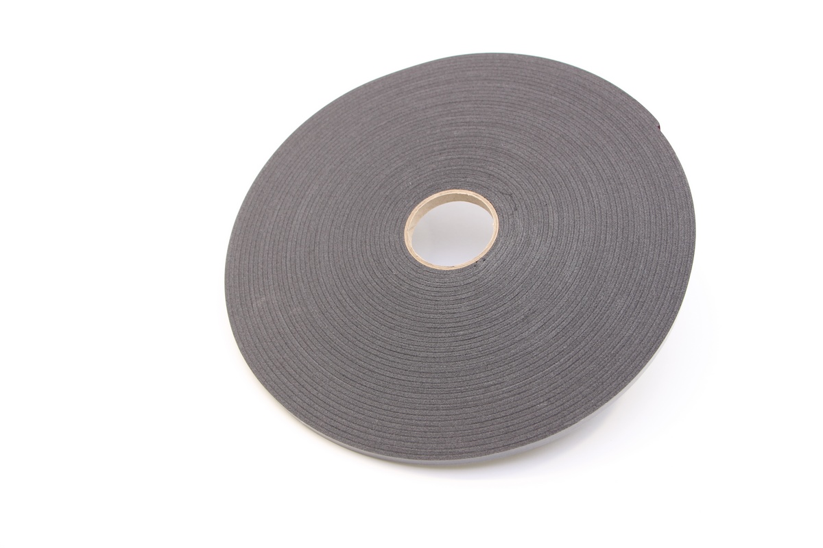 TN126 Elastocell tape black 9x3mm 20m single-sided adhesive tape