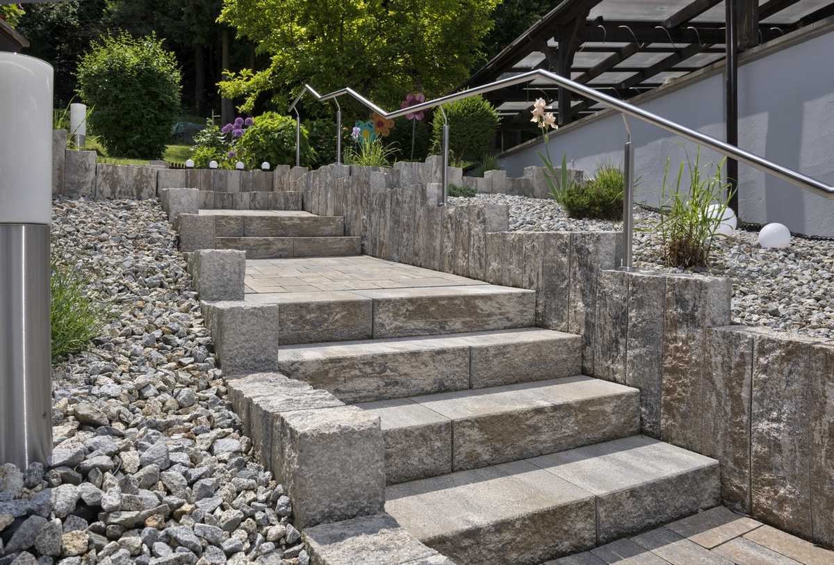 Endpalisade Via Leano 15x14x40cm muschelkalk-nuanc. gebr. kugelgestrahlt