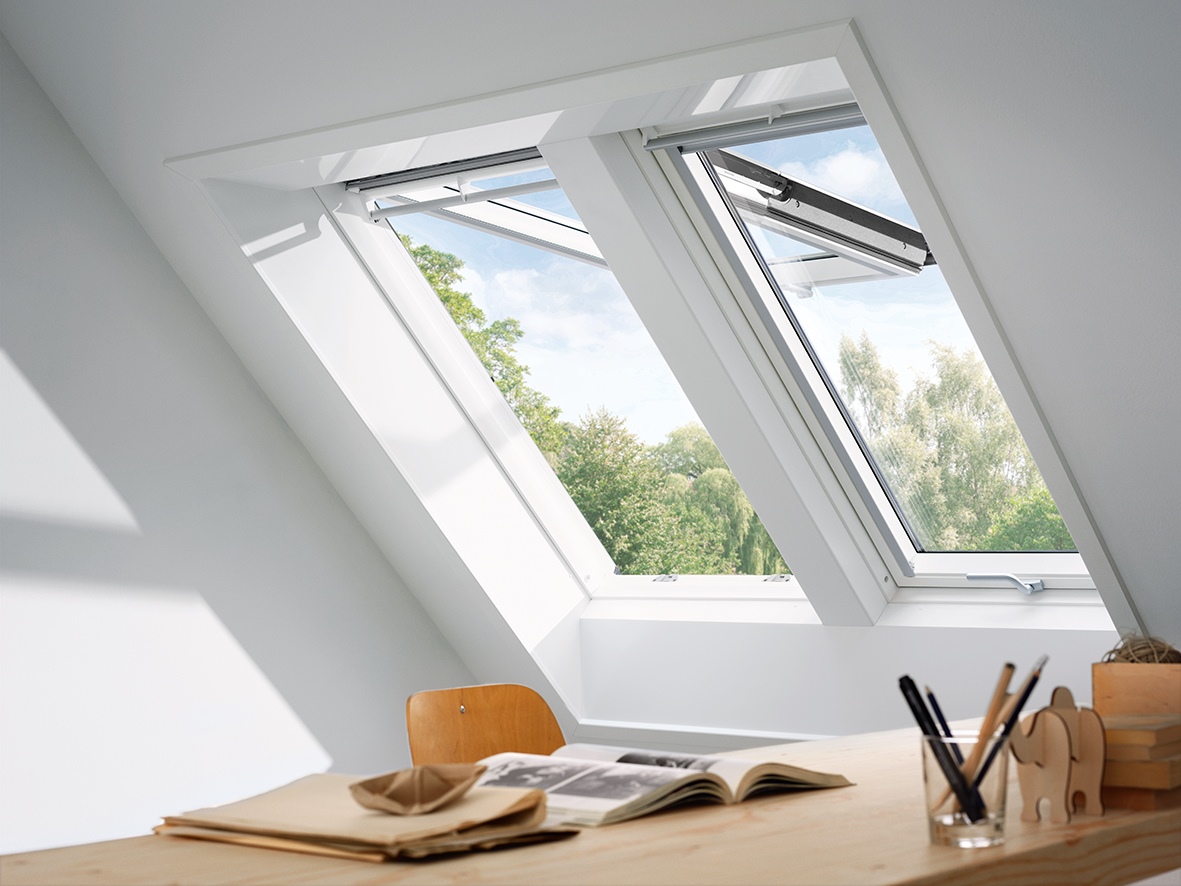 Velux okno obrotowe PVC-U VKU Y43 0074 Polyur. TH.AUSTA aluminium 75x104