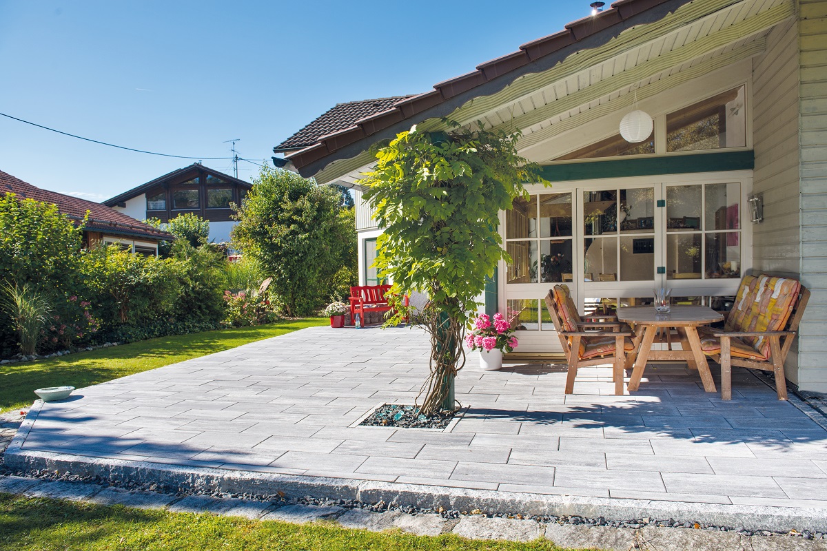 Pflaster Stratos 30x30x8cm titangrau betonglatt