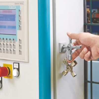 KNIPEX TwinKey® Schaltschrankschlüssel für gängige Schränke und Absperrsysteme
